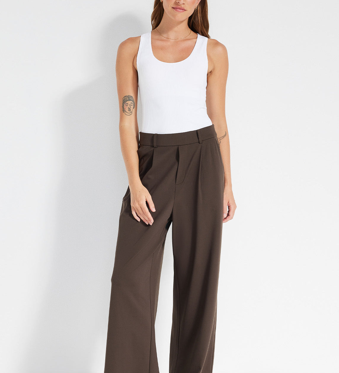 Getailleerde broek met plooien